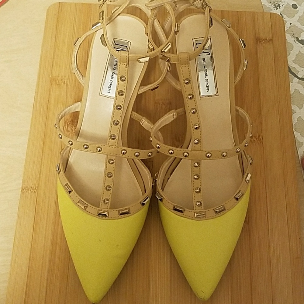 International Concepts chartreuse heel
